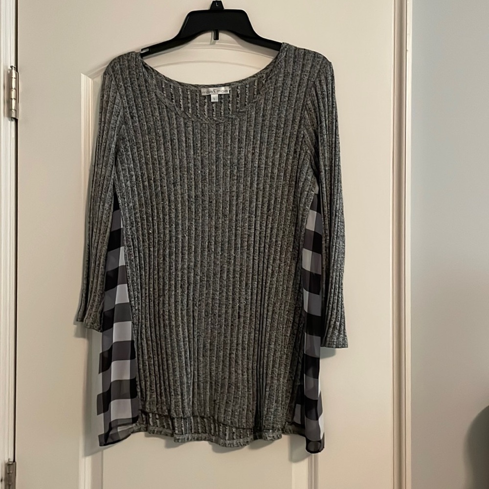 thin black and white top